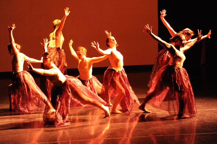 UNLV Dance performs on stage