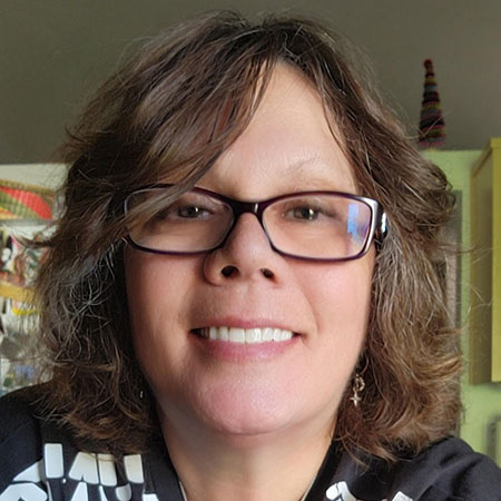 Headshot of April Vomvas