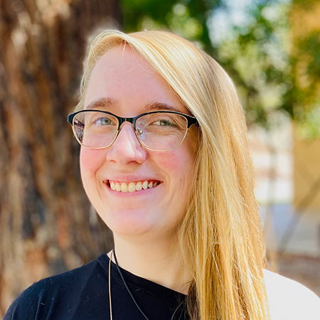 Headshot of Cali-Robbins