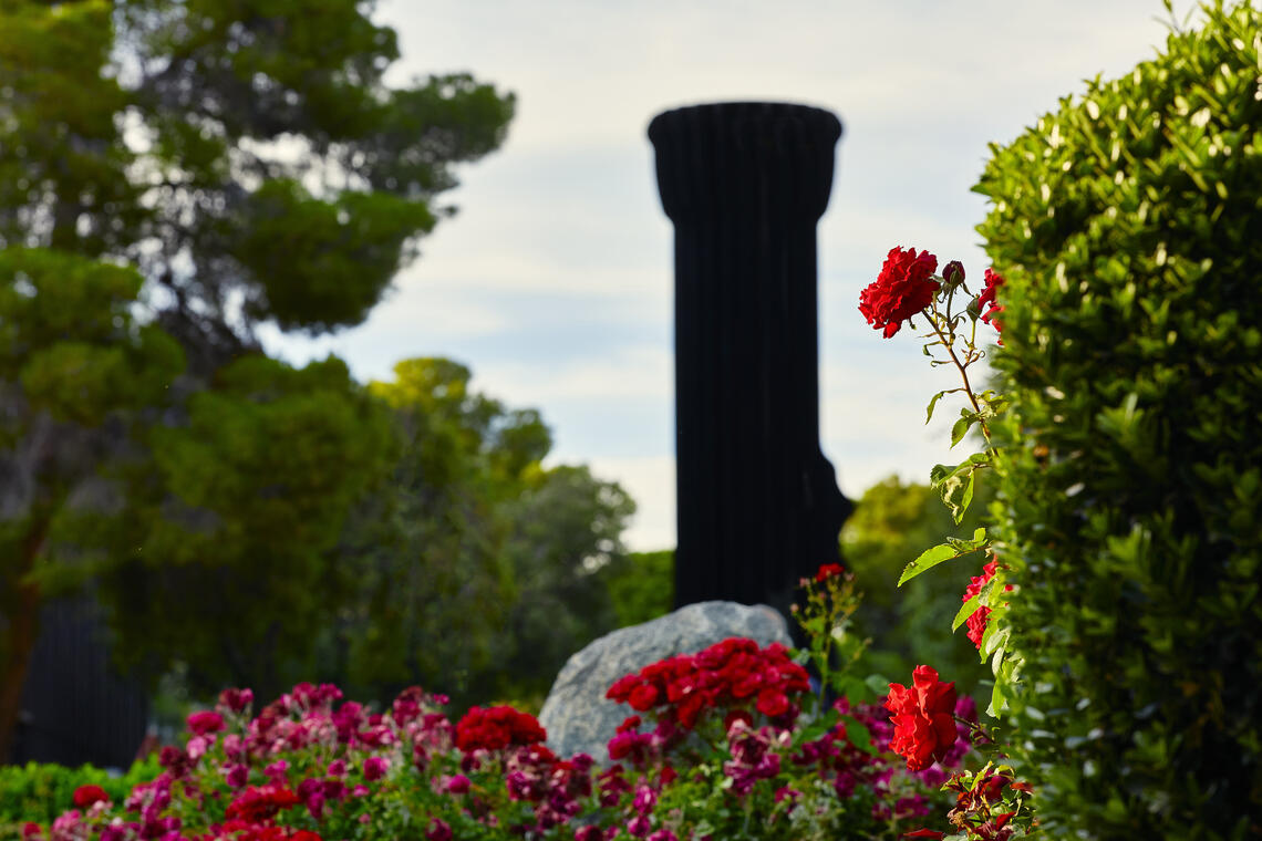 flashlight unlv sign