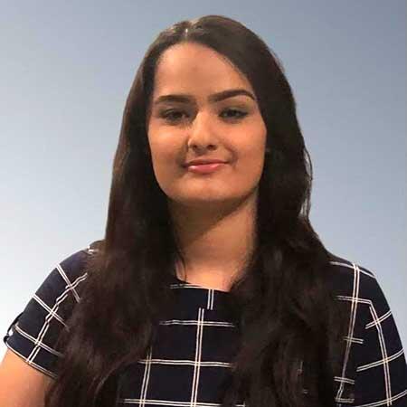 Yasameen Safi headshot