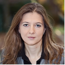 Headshot of Vanda Felbab-Brown