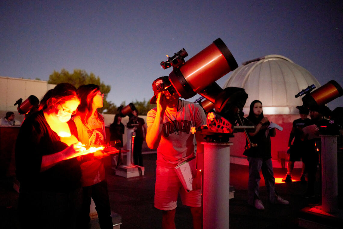 Physics & Astronomy Tile