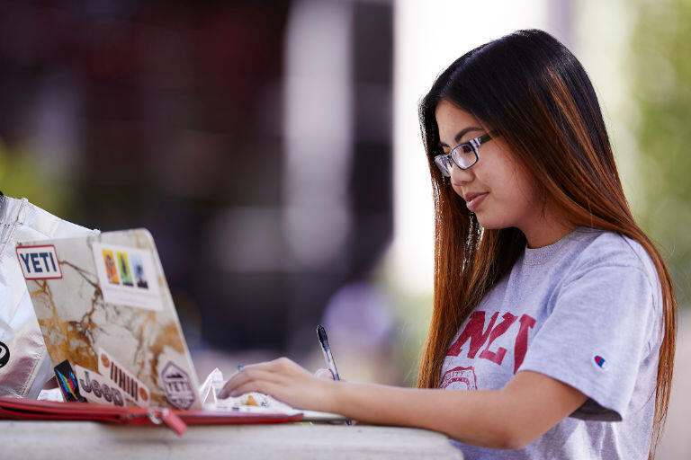Students use their laptop