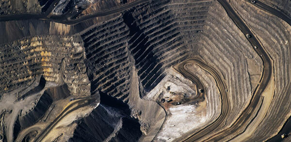 A carlin-type gold deposit