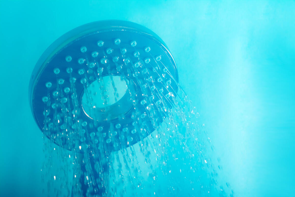 Showerhead spraying water
