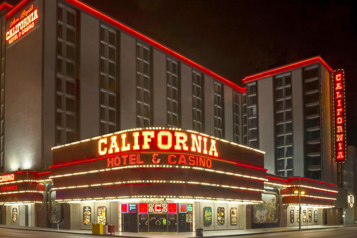 How Las Vegas Became the 9th Island: Hawaiians and The California