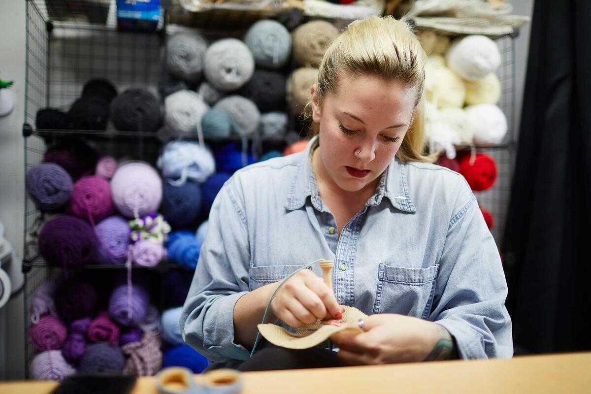 Women crafts her project