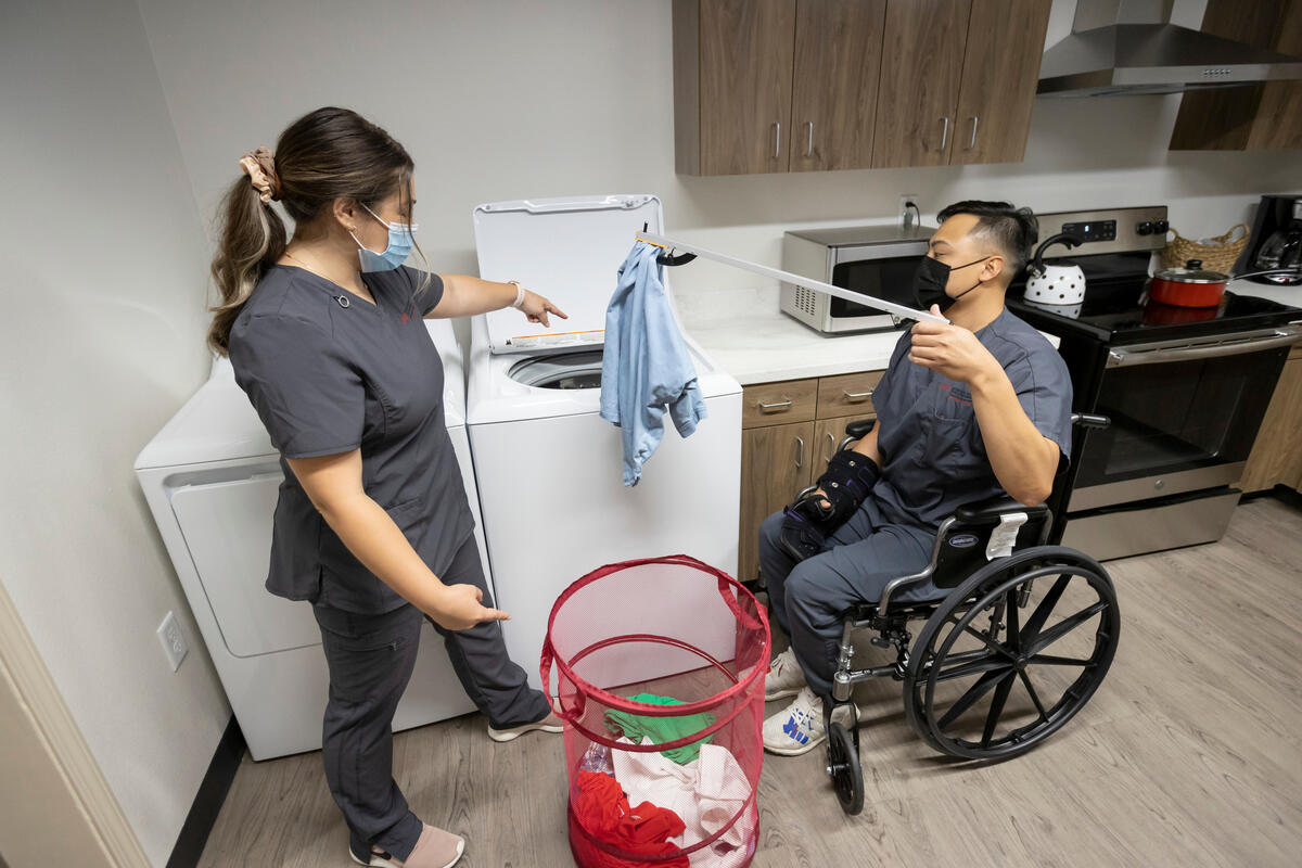 students finding accessible ways to do laundry