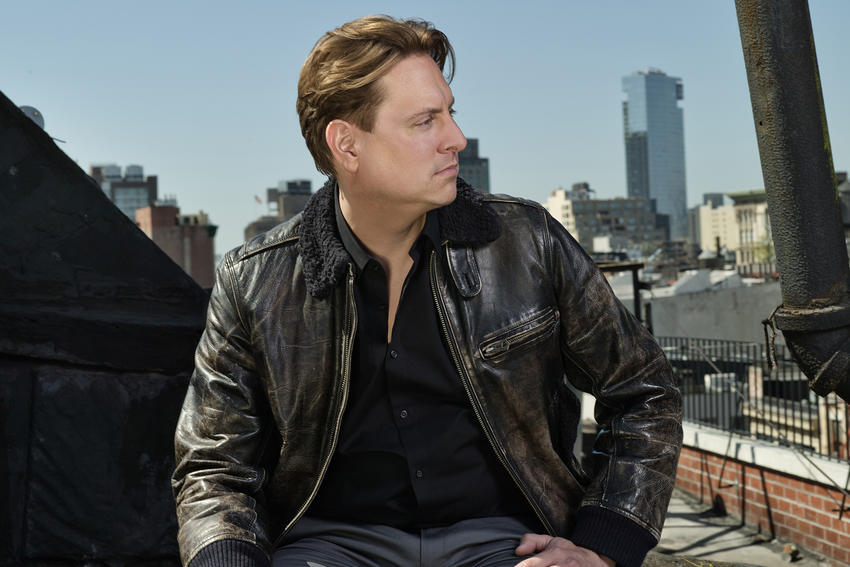 Guitarist Jason Vieaux