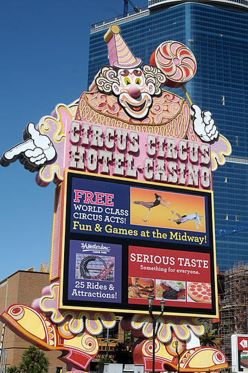Front side view of the "Lucky the Clown" marquee at Circus Circus.