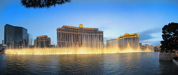 Bellagio water fountain show during the evening.