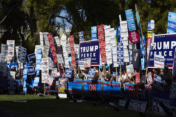 The CNN stage was dominated by political signs, with partisans of Donald Trump, Hillary Clinton, Gary Johnson, and Jill Stein periodically taking turns to marching into the area chanting for their candidates. One CNN reporter remarked that the crowd at UNLV was markedly different from those they encountered at debate sites in New York and St. Louis, with passions running hotter among supporters. As a public institution, however, UNLV does not deny community members access to the campus grounds.