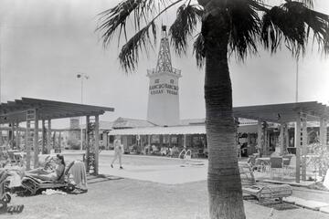 A look at the pool of the El Rancho in the 1940s.