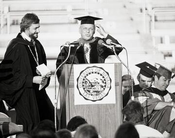 Sinatra receives an honorary doctorate