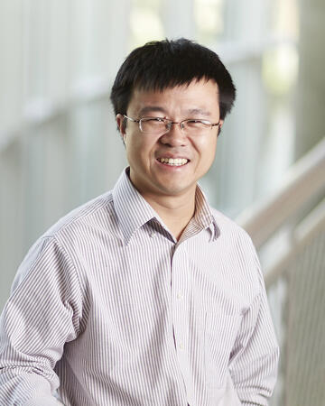 Portrait of Professor Zhaohuang Zhu
