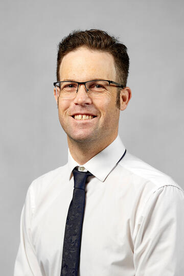 Headshot of Dustin Clow