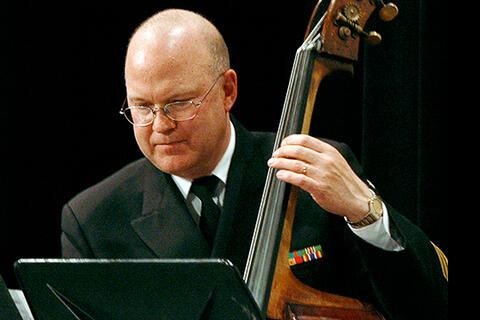 Randy Mattson performing