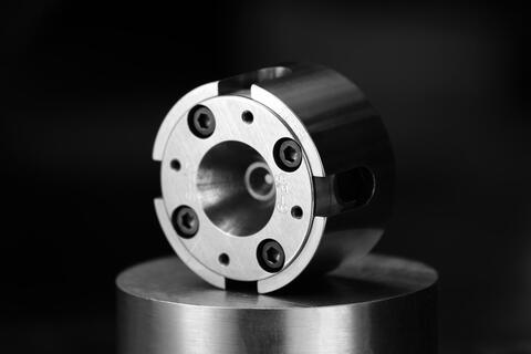 image of diamond anvil cell in a lab