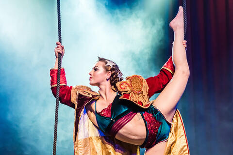 Trapeze artist