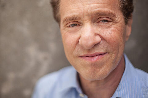 Ray Kurzweil headshot