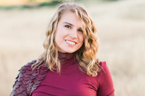 Taylor Davis headshot