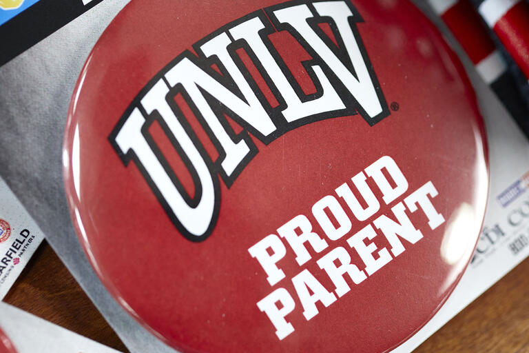 button with &quot;UNLV Proud Parent&quot;
