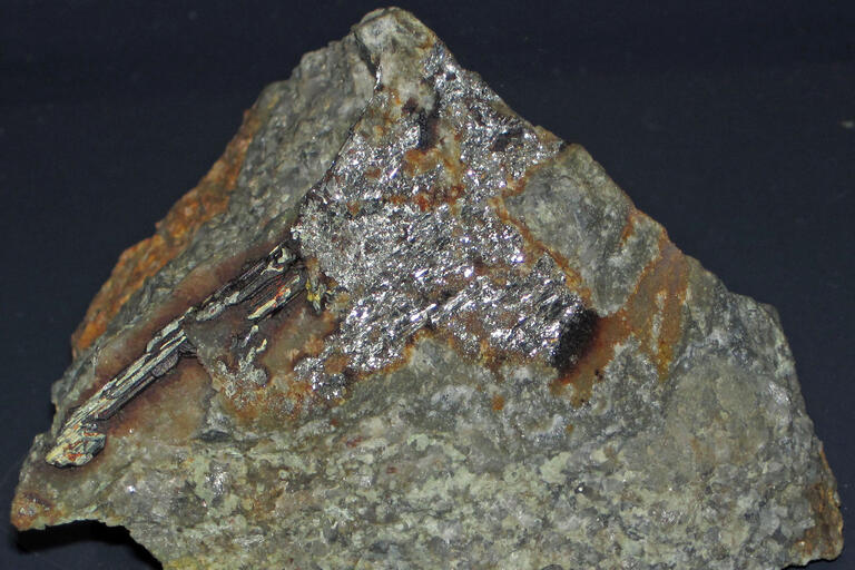 Example of Tellurium-quartz-pyrite hydrothermal vein