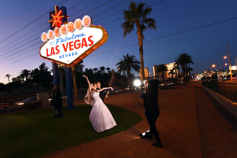 Tourists takes photos with the &quot;Welcome to Fabulous Las Vegas&quot; sign on the Strip Saturday, Feb. 6, 2016. CREDIT: Sam Morris/Las Vegas News Bureau