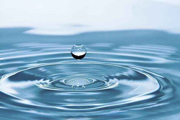 I drop of water ripples