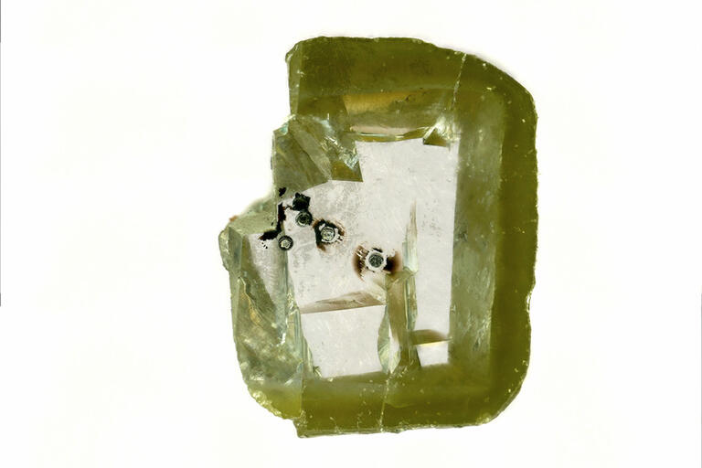 New mineral from Earth’s lower mantle