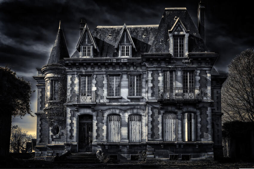 scary mansion