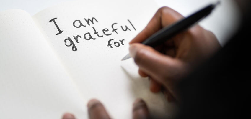 "I am grateful for" written on a piece of paper