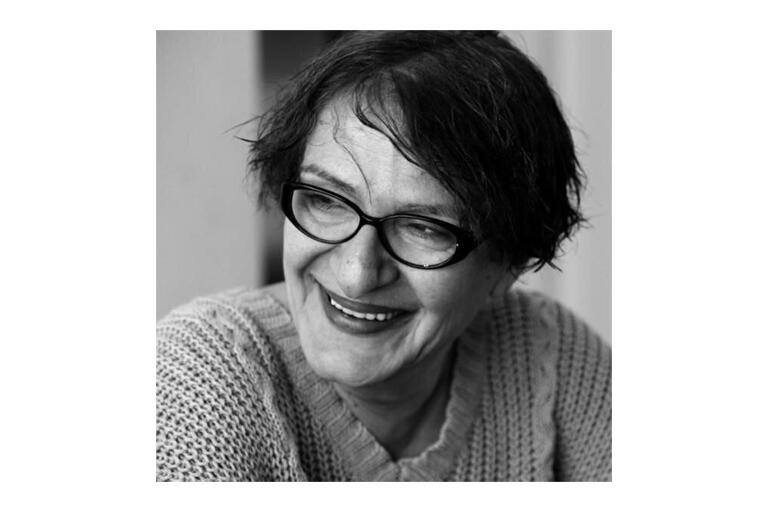 Black and white portrait of Moniro Ravanipour