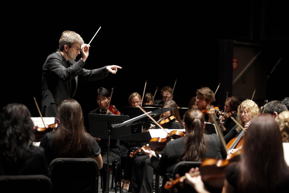 Taras Krysa conducts the UNLV Symphony Orchestra